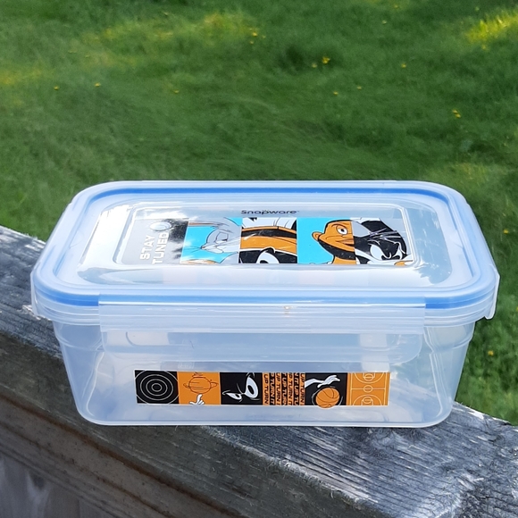 Set of 2 Looney Tunes Snapware Containers NWT - Picture 2 of 6
